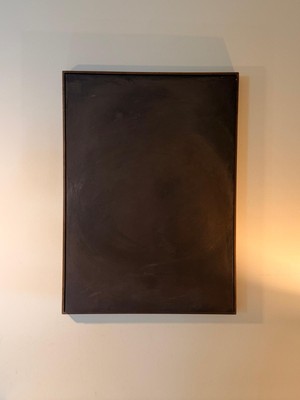 “Noir Calm” 70 x 50 cm El Yapımı Kahverengi Minimal Soyut Tablo – Ahşap Çerçeveli