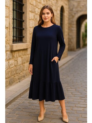 Kadın Büyük Beden Lacivert, Bisiklet Yaka, Etek Ucu Katlı, Cepli Viskon Elbise 65N39153