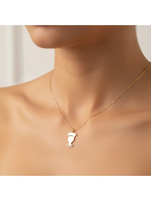 TabiTela 8 ayar altın kolye ucu Nefertiti   GM7640 1 gr