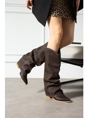 Shoetek Kadın Kovboy Çizme Mat Kahverengi Deri Topuklu Şık ve Konforlu Tasarım