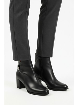 Siyah Dar Kalıp Içi Polarlı Fermuarlı Topuklu Kadın Bot 262325 Z