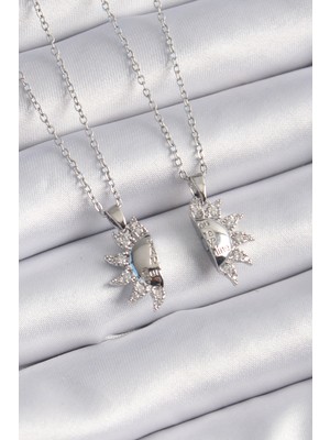 316L Çelik Gümüş Renk Zirkon Taşlı Güneş Model Işleme Yazı Detay Arkadaşlık Kolyesi - TJ-BKO9289