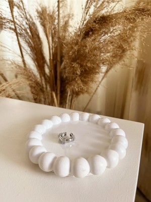 Zarif Şık Zirkon Taşlı 14K Gümüş Renk Kararmaz Çelik Tragus Küpe – Işıltılı Modern Tasarım 1 Adet