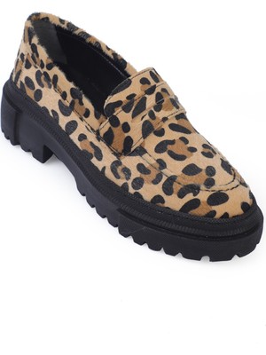 Capone Outfitters Fania Oval Burunlu Trak Tabanlı Rugan Kadın Loafer