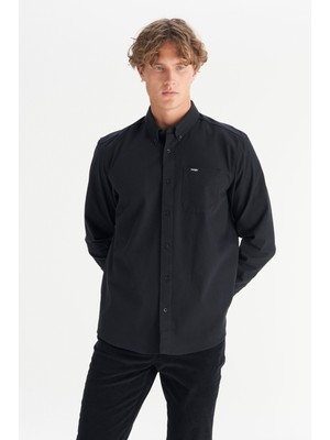 %100 Pamuk Regular Fit Normal Kesim Cep Detaylı Siyah Gömlek