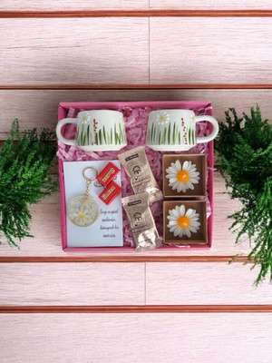 MARMORİ 2li kır papatyası el yapımı seramik kupallı papatya mumlu kahveli çikolatalı dostluk hediye seti