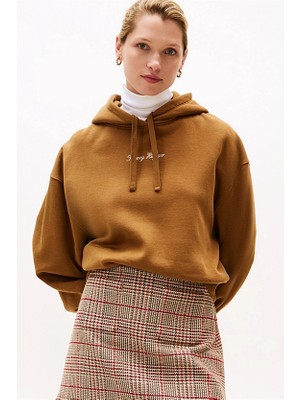 Kadın Rahat Kalıp Düşük Omuzlu Kapüşonlu Sweatshirt - Tarçın