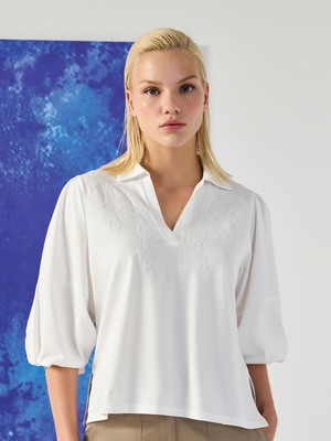 Yakalı Nakış Işlemeli Tişört