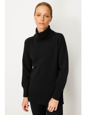 Kadın Tam Balıkçı Yaka Yanı Yırtmaçlı Yün Kazak Siyah