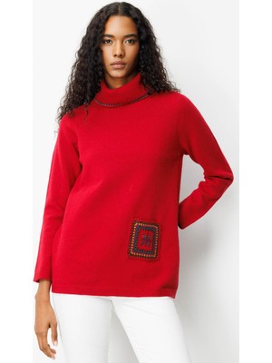 Kadın Degaje Yaka Cebi ve Yakası Tığlamalı Yün Kazak K.kırmızı