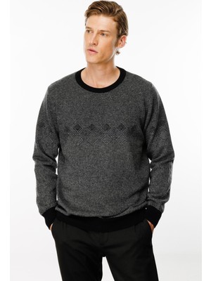 Erkek Sıfır Yaka Göğsü Baklava Desenli Yün Kazak Siyah