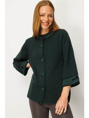 Kadın Dik Yaka Kolu ve Yakası Nakışlı Yün Ceket Yeşil