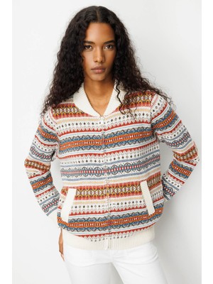 Kadın Hakim Yaka Jakarlı Yün Hırka Kemik