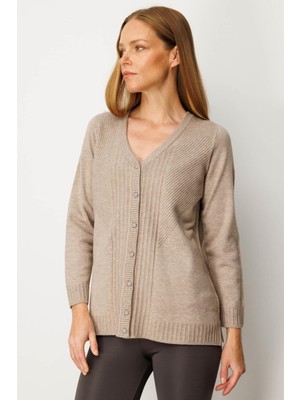 Kadın V Yaka Önü Uzun Çizgili Biriktirmeli Hırka Vizon