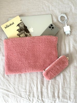 Baby Kangaoo Baby Kangaroo 13, 14, 15, 16  inc Laptop Çantası Pembe Tedy Peluş Kumaş, Yumuşak Bilgisayar Kılıfı, % 100 Pamuklu Kalpli Astarlı iç yüzey ,Fermuarlı Notebook Çantası, Kapitoneli Koruyucu Laptop Kılıfı