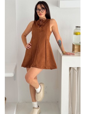 Kadın Bağlama Detaylı Süet Elbise – Retro & Zarif Dokunuş