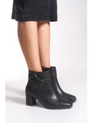 Riccon Kadın Fiyonk Detaylı Topuklu Bot 00121092