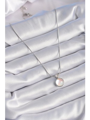 316L Çelik Gümüş Renk Beyaz Sedefli Vintage Model Kadın Kolye - Lisinya