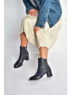 V468581003 Lacivert Hakiki Deri Kalın Topuklu Kadın Bot