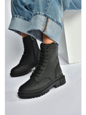 V973192401 Siyah Nubuk Kalın Tabanlı Postal Bot