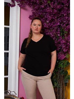 V Yaka Büyük Beden Siyah Tişört