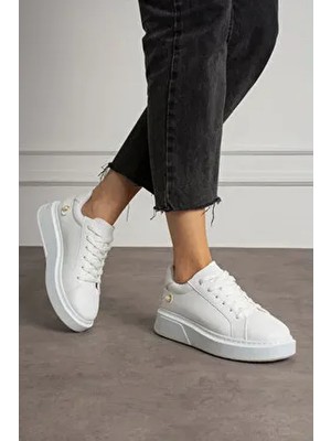 Kotan Kadın Beyaz Bağcıklı Suni Deri Kalın Taban Spor Ayakkabı İnci Detaylı Tasarım