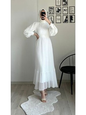 Beyaz Pileli Şifon Tesettür Elbise
