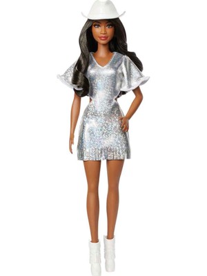 Barbie Metalik Gri Elbiseli Fashionistas Bebeği HYT95
