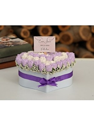 Zarif Görünümde Lila Minik Güllerle Anneler Günü Kalp Saksıda Kokulu Taş Çiçek Aranjmanı