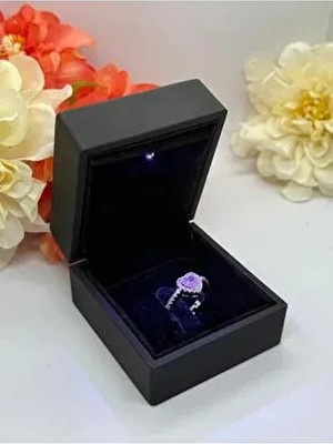 Işıklı Yüzük Kutusunda Ciddi Ilişki Gümüş Kalp Yüzük Pembe Sevgililer Günü Hediye