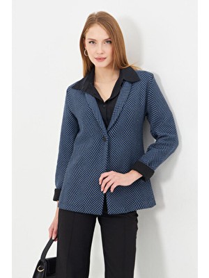Kadın Koyu Mavi Balık Sırtı Desen Kolu Katlamalı Tek Düğmeli Kaşe Ceket ARM-24K001066