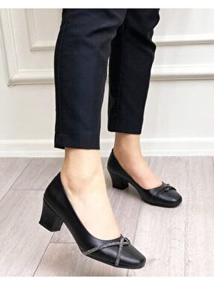 Kadın Siyah Taşlı Parlak Fincan Kısa Kalın Topuklu Rahat Günlük Anatomik Casual Abiye Anne Ayakkabı