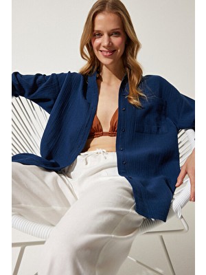 Kadın Lacivert Cepli Oversize Müslin Gömlek MX00150