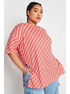 Büyük Beden Bisiklet Yaka Kısa Kollu Yırtmaç Detaylı T-Shirt 303127