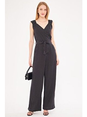 Kadın Siyah-Beyaz Kruvaze Yaka Omuzu Lastik Detaylı Sırtı V Kuşaklı Uzun Tulum ARM-24Y001049