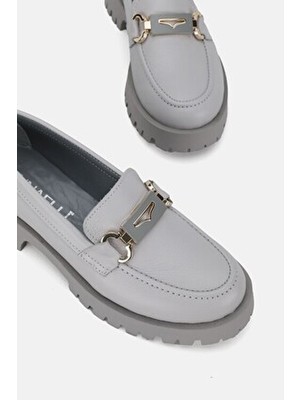 Tunaelli Gri Hakiki Deri Kadın Loafer Ayakkabı 36-41 Numara Tokalı ve Kauçuk Tabanlı Tasarım