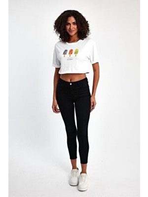 Kadın Crop Tişört %100 Pamuk Kısa Kol Relax Kesim Beyaz Renk Günlük Stil