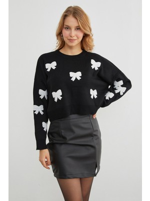 Kurdele Nakışlı Bisiklet Yaka Oversize Triko Kazak