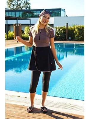 Kadın Kısa Kollu Yarı Kapalı Tesettür Mayo Taytlı Boneli Takım Short Arm Swimsuit