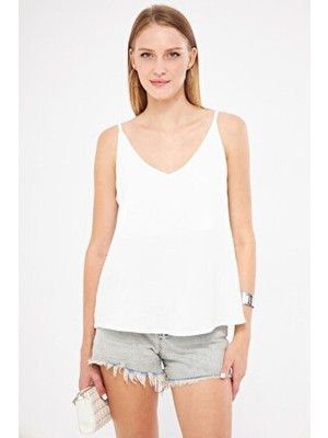 Kadın Beyaz Keten Görünümlü Askılı Bluz ARM-24Y001064