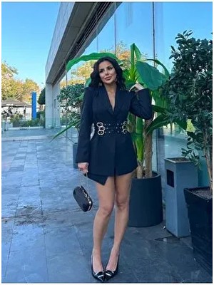 Belirtilmemiş Kadın Kemer Detaylı Blazer Ceket Premium Dokuma Kumaş ile Casual Stil İçin Şık Tasarım