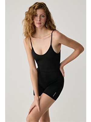 Alesıa Kadın Slim Fit Siyah Tulum Askılı Yaka U Tasarımı ile Örme Kumaş Konforu