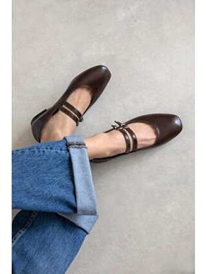 Elvira Kadın Kemer Detay Kırışık Deri Babet Kahve