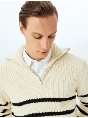 Koton Yarım Fermuarlı Çizgili Kışlık Triko Kazak