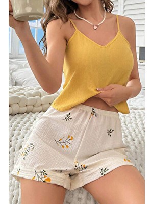 Bella Notte Yazlık Pijama Takımı Sarı Askılı Üst ve Çiçek Desenli Şort ile Modern Konfor