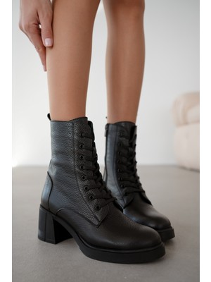 Alin Hakiki Deri Bağcık Detaylı Kadın Bot-Siyah