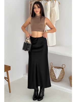 Kadın Saten Volanlı Uzun Etek – Akıcı & Zarif Stil