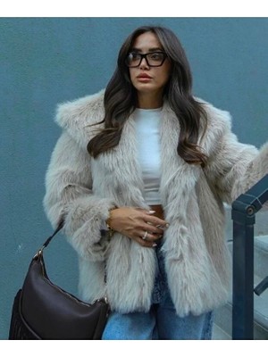 Kadın Yumuşak Tüylü Kısa Kürk Ceket Mont