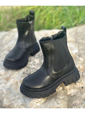 Surpie Shoes Çocuk Bot Lastik Detaylı Siyah, Suni Deri Malzeme ile Düz Topuklu Rahat Ayakkabı