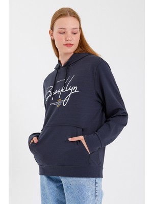 Süperlife Kadın Kapşonlu Regular Fit El Yazılı Brooklyn Baskılı Ince Sweatshirt SPR23SWK361